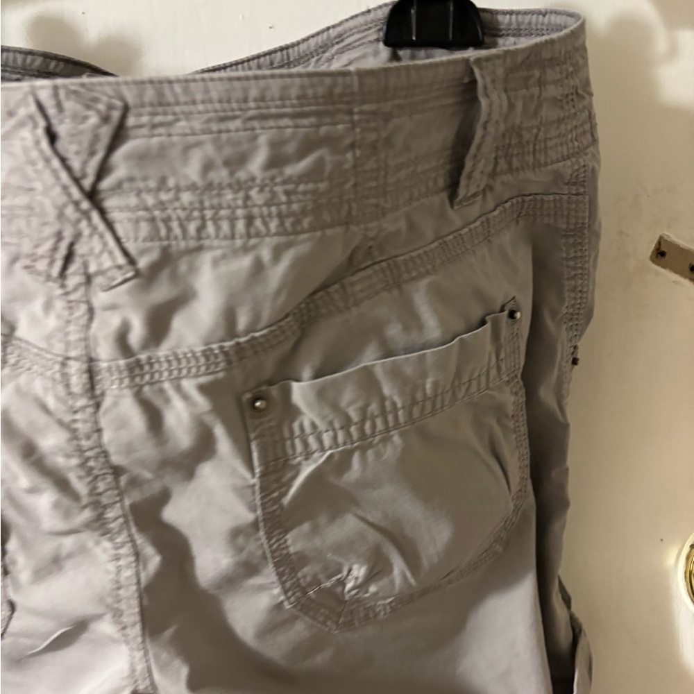 Sold INC International Concepts Gray Cargo Shorts Relaxed Fit